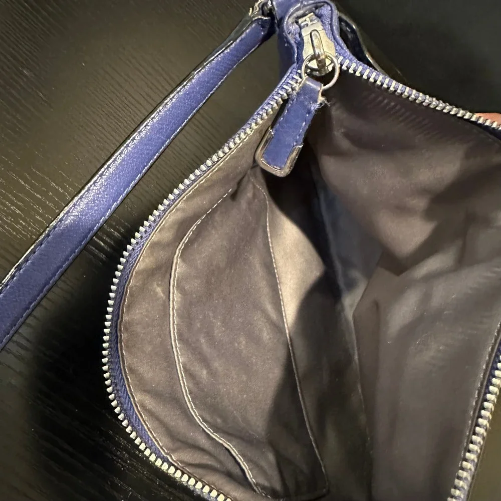 Coach Blue Pebbled Leather Crossbody Bag‎ Silver Logo Zip Top Messenger